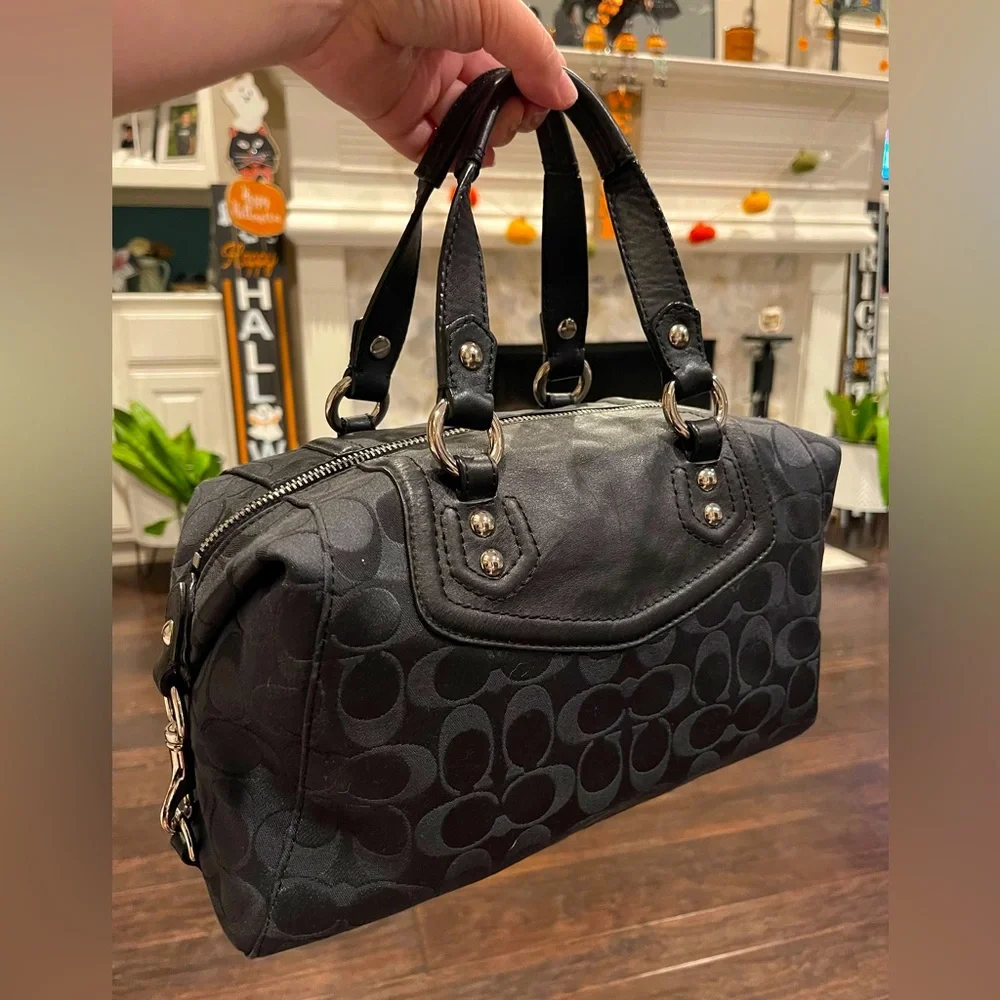 COACH Ashley Signature Satchel in black. EUC - Picture 6 of 17